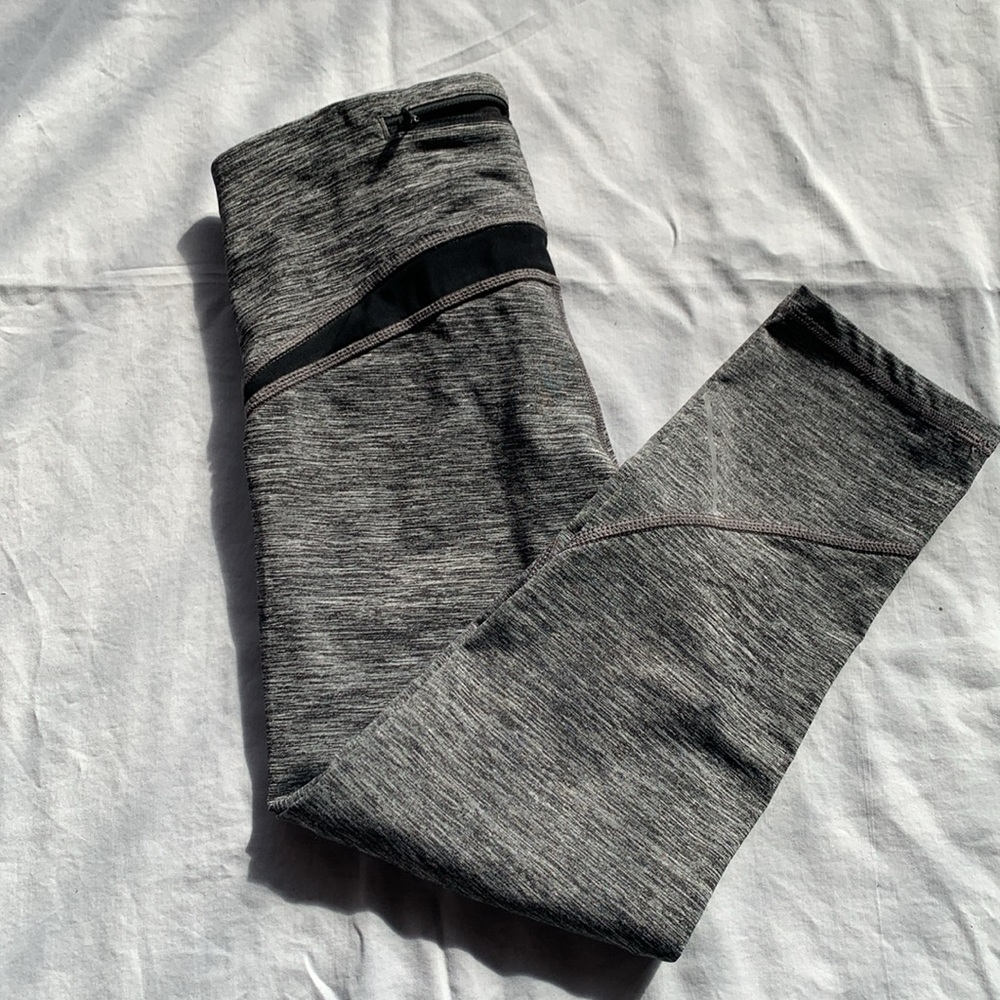 Champion size small calf length yoga / jogging / running pants